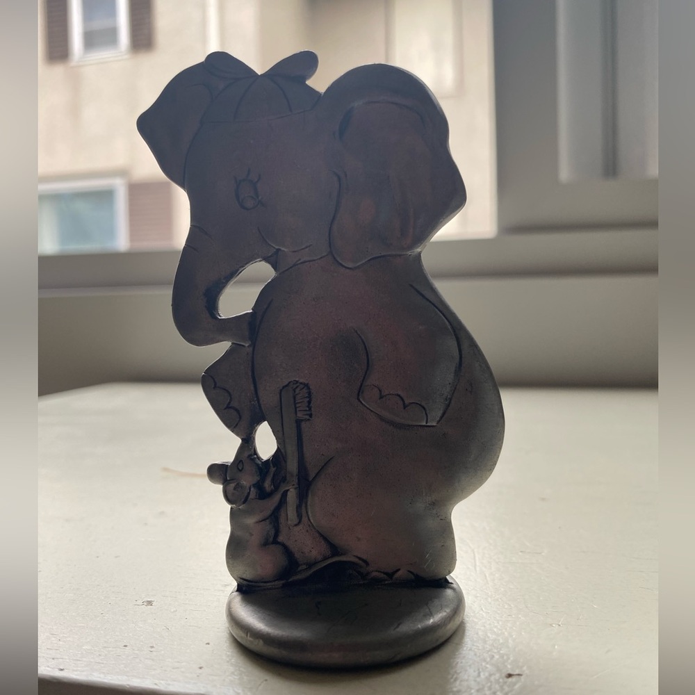 Vintage pewter Gray Elephant toothbrush holder